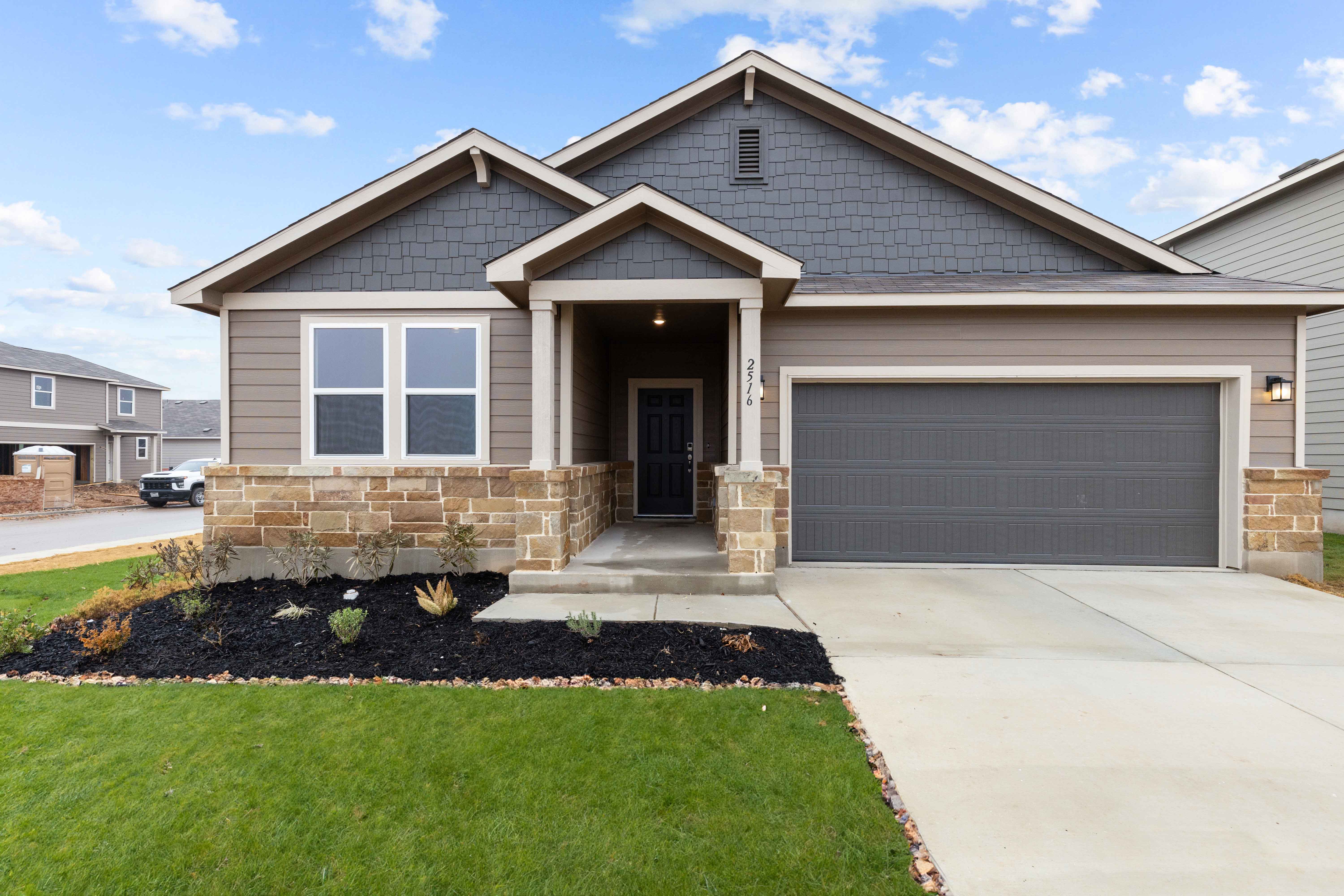 231909 8103 CHAMPION CREEK